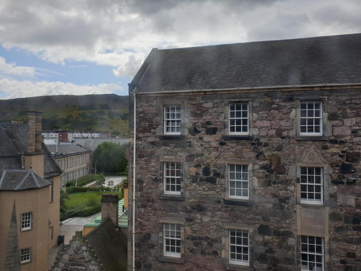 Canongate - Spacious And Historic 2 Bed Flat On Royal Mile Appartement Edinburgh